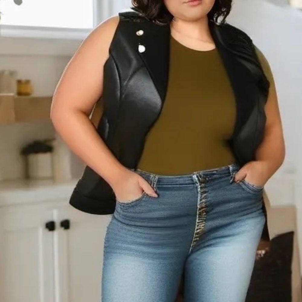 NWT Plus Size Faux Leather Vest Black Sleeveless Moto Jacket Layering Piece